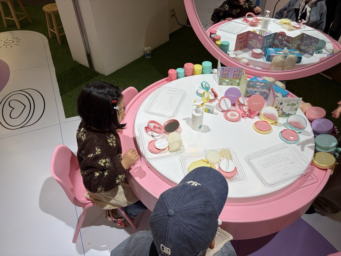 나만의 팩트 만들기 체험존 전경